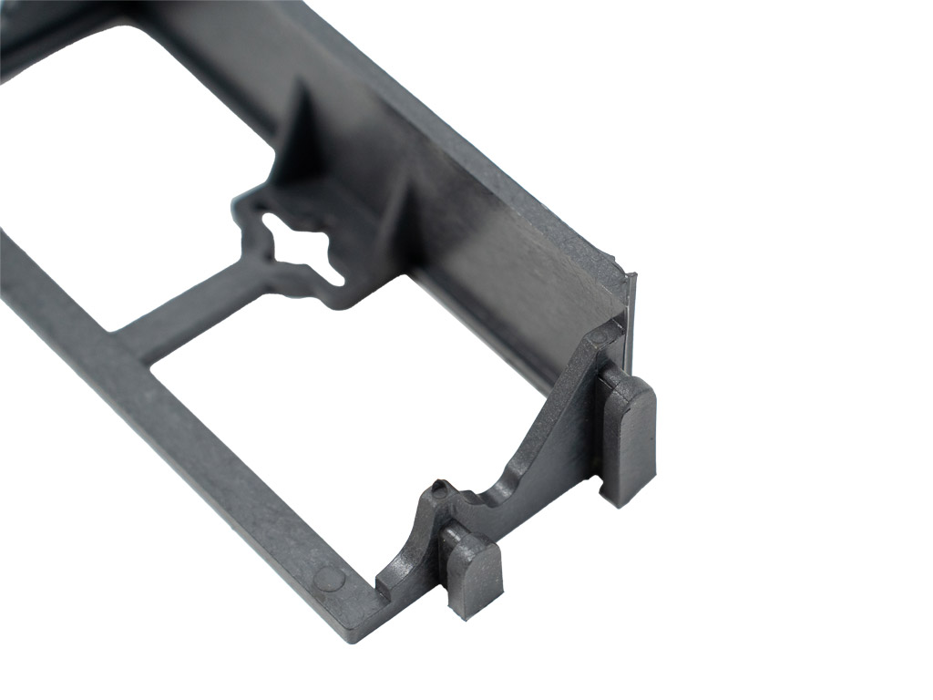 Plastový neviditeľný obrubník LEGI 60 mm